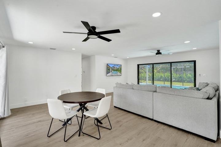 840 Southwest 3rd Street - Photo 5 of 8