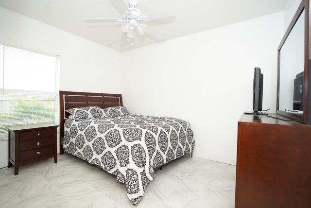 112 Southeast 2nd Avenue - Photo 5 of 8