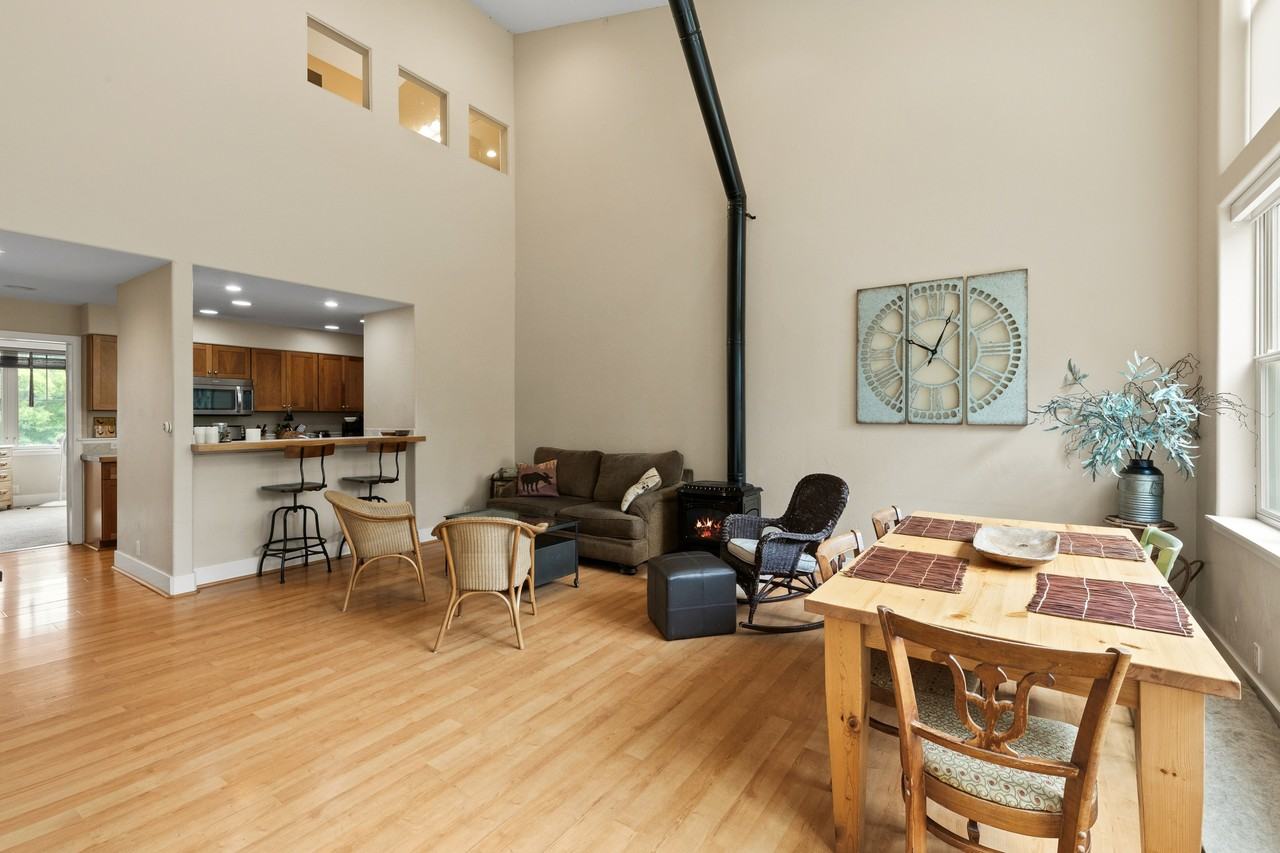 562 Evans Ct #MAIN - Photo 4 of 40