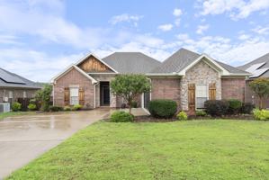 featured image of 1300 Edge Valley Dr N #1