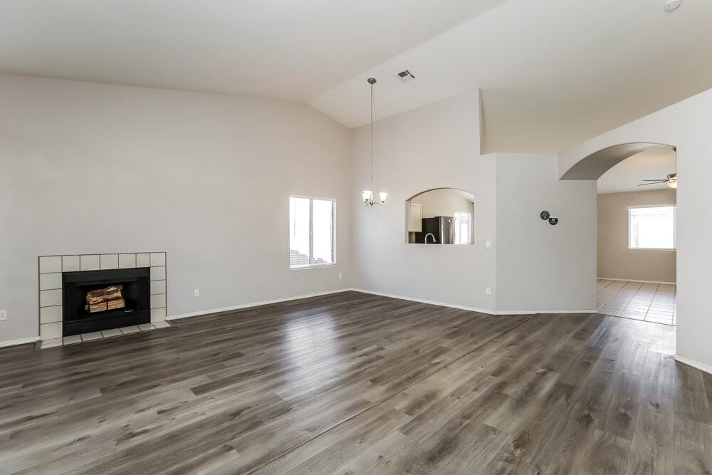 5307 N 79th Dr - Photo 4 of 16