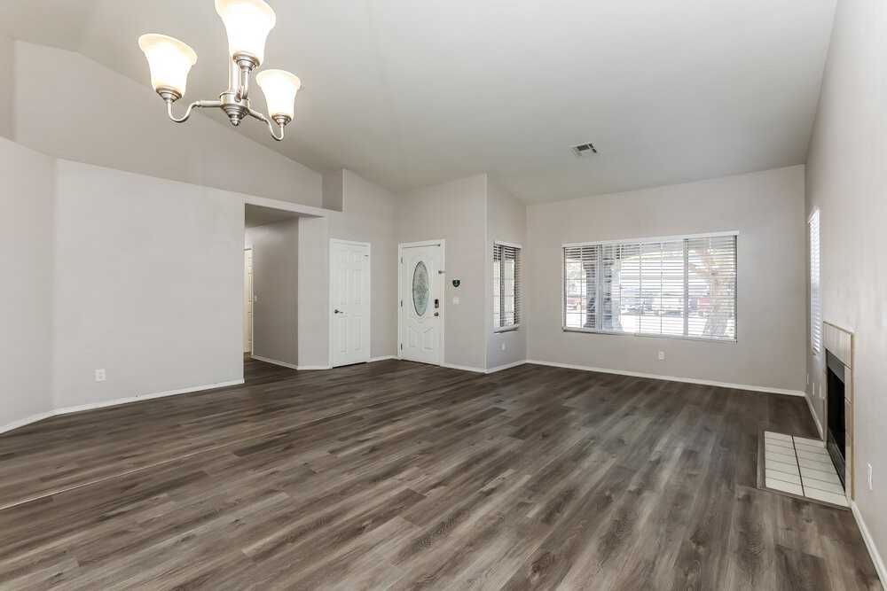 5307 N 79th Dr - Photo 5 of 16