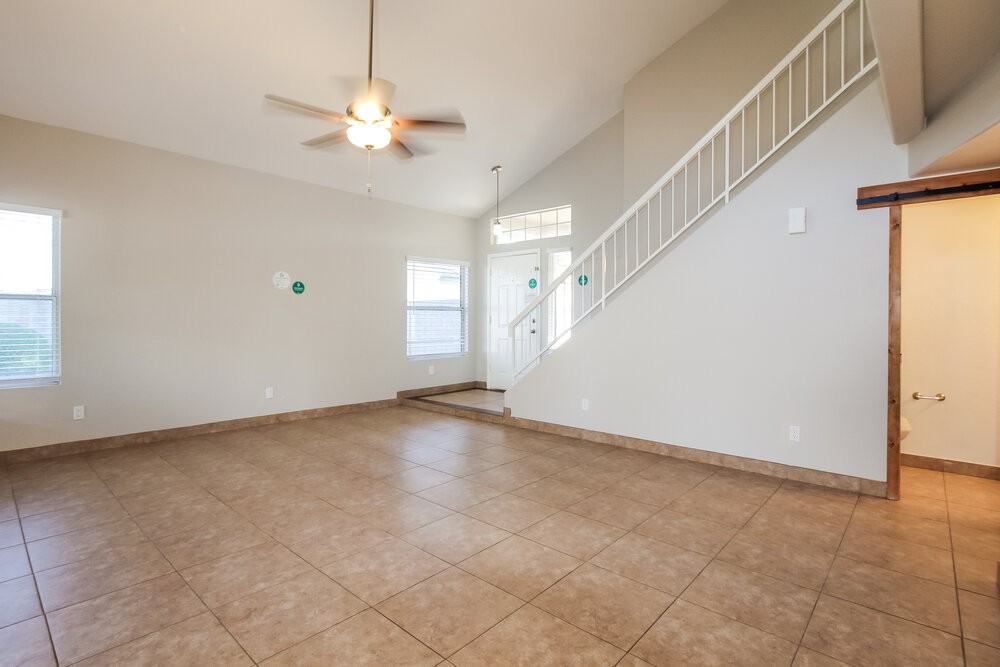 536 E Marco Polo Rd - Photo 4 of 17