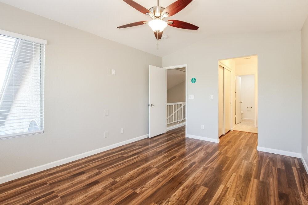 536 E Marco Polo Rd - Photo 7 of 17