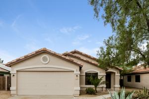 featured image of 1079 E Yuma Ave