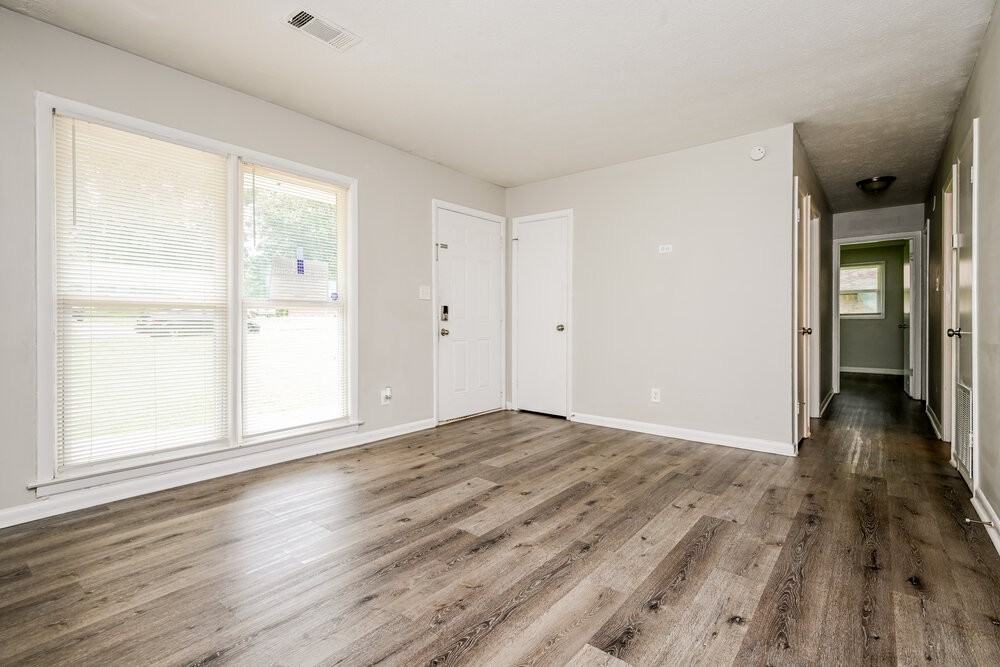494 Clara Dr - Photo 6 of 17