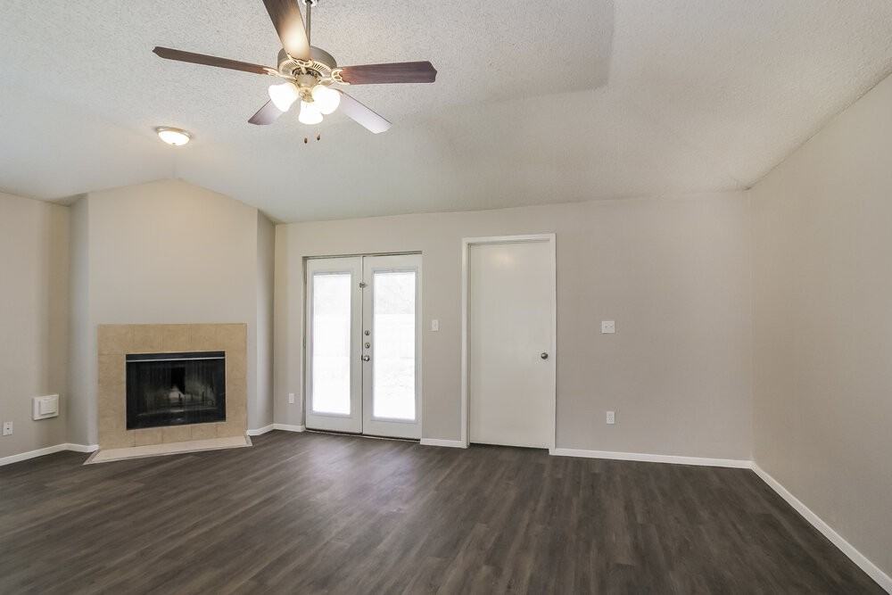 9723 Orangevale Dr - Photo 3 of 16