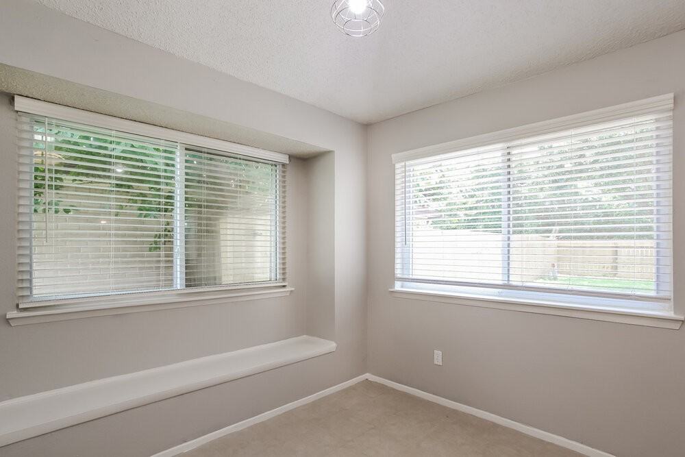 9723 Orangevale Dr - Photo 7 of 16