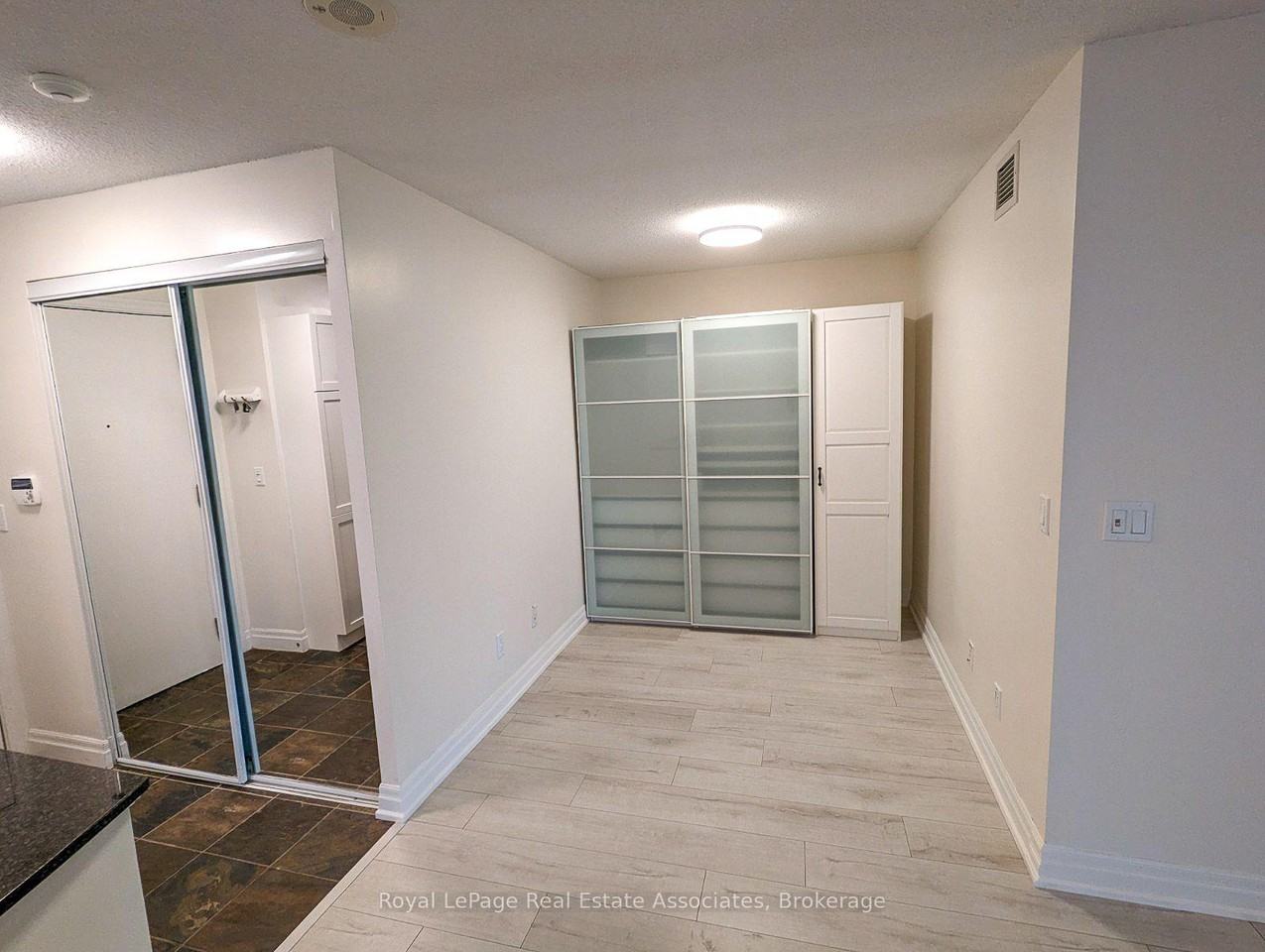 2121 Lake Shore Boulevard West - Photo 6 of 25