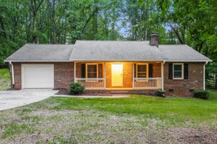 431 Hillcrest Dr - Photo 1 of 1