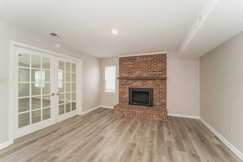 605 Bundy Cir - Photo 5 of 17