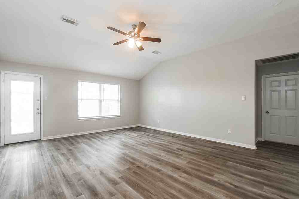 622 Oak Briar Dr - Photo 5 of 16