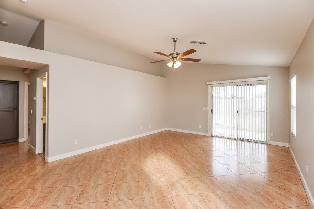 631 N Williams St - Photo 3 of 15
