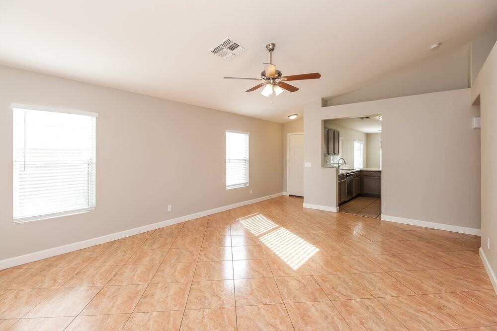 631 N Williams St - Photo 5 of 15