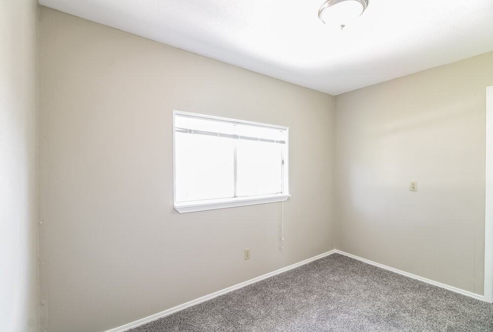 901 Briarcreek Dr - Photo 6 of 16