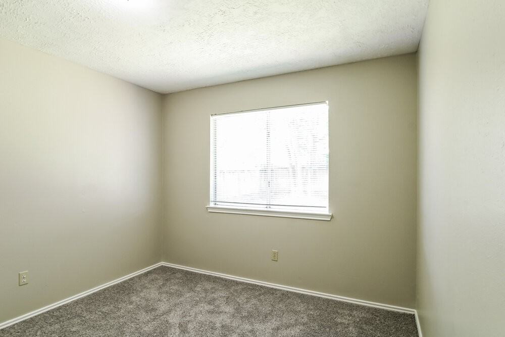 901 Briarcreek Dr - Photo 7 of 16