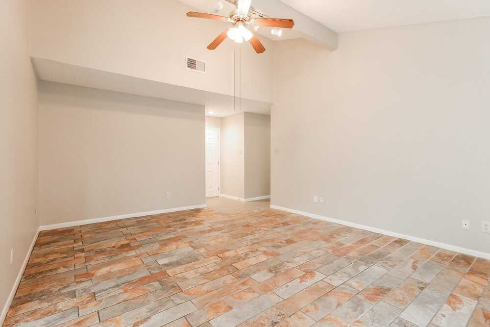 4015 Adonis Dr - Photo 5 of 16