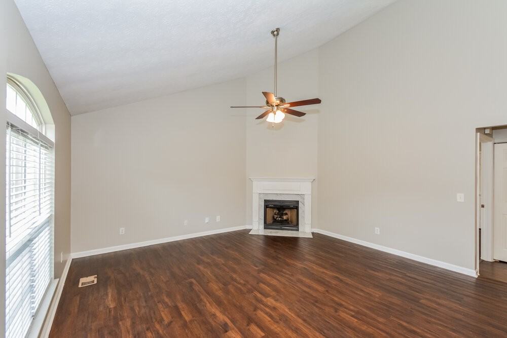 128 Louann Ln - Photo 4 of 17