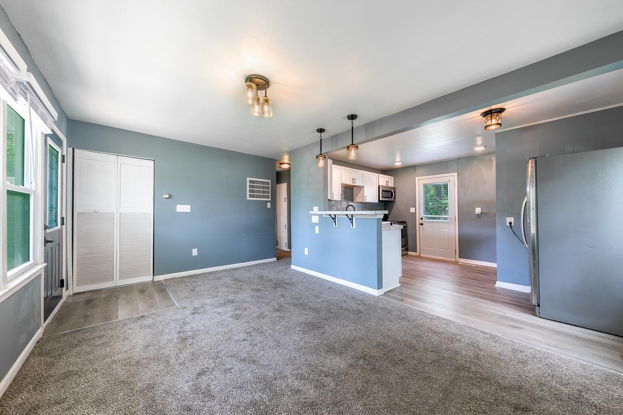 2213 Blaker Dr - Photo 3 of 20