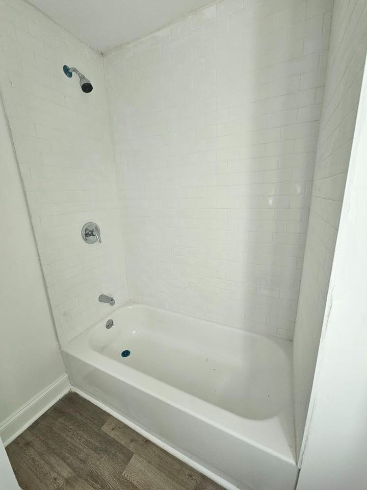 6412 Glenmore Ave - Photo 4 of 14