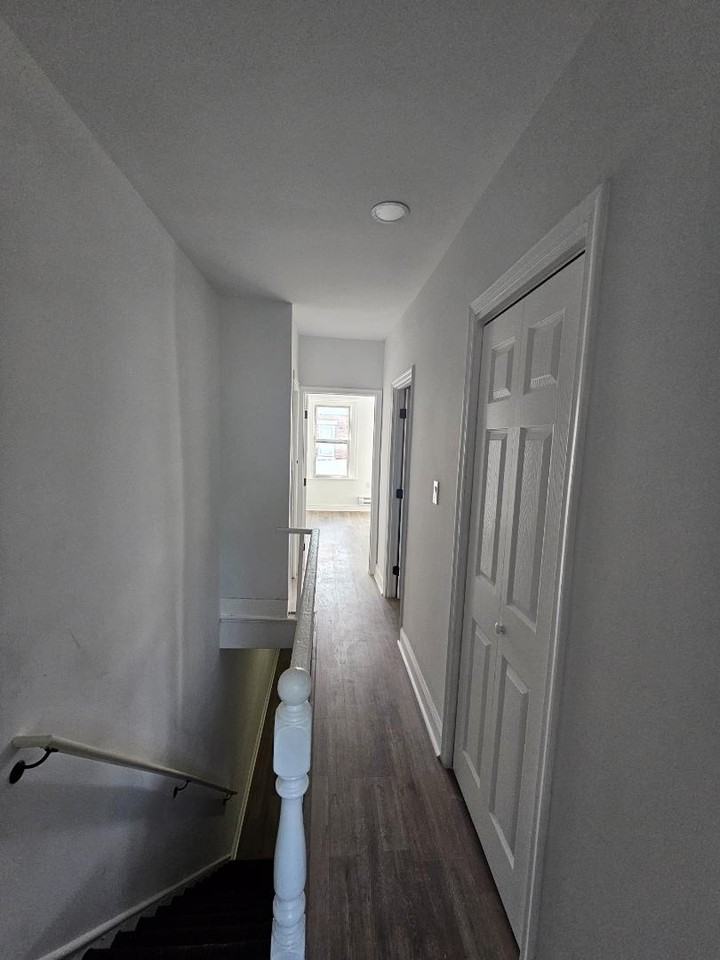 6415 Glenmore Ave - Photo 4 of 14