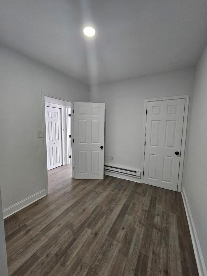 6415 Glenmore Ave - Photo 7 of 14