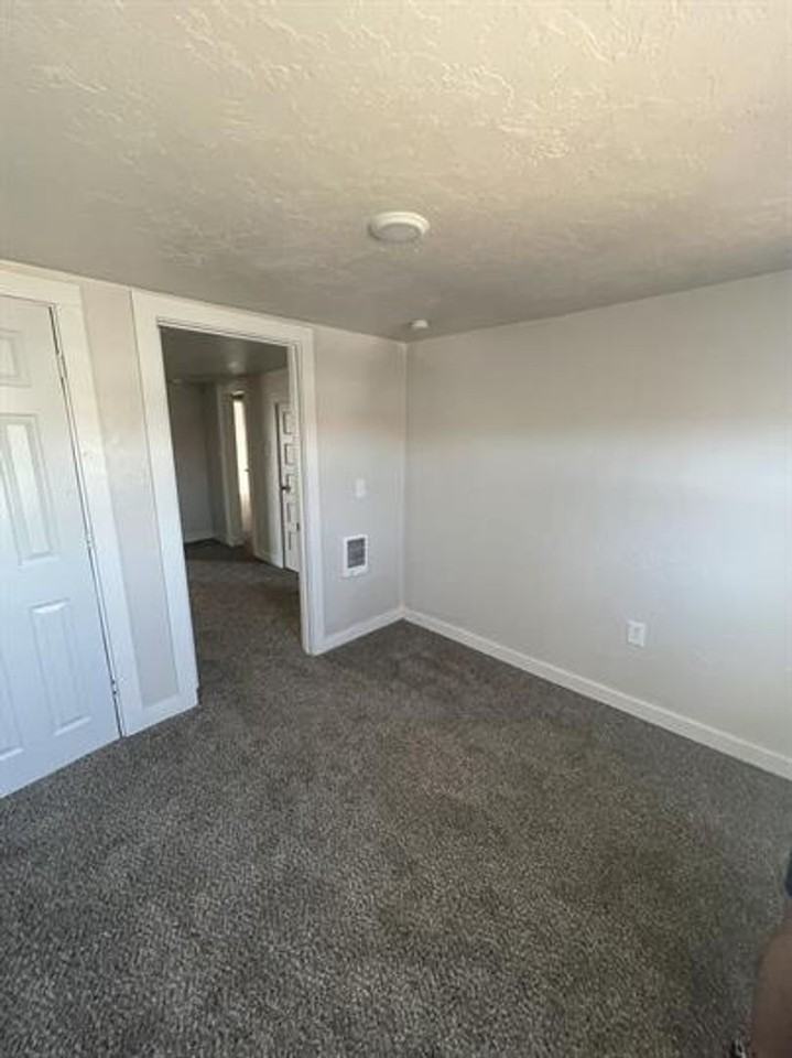 4517 S Shields Blvd #B - Photo 4 of 14