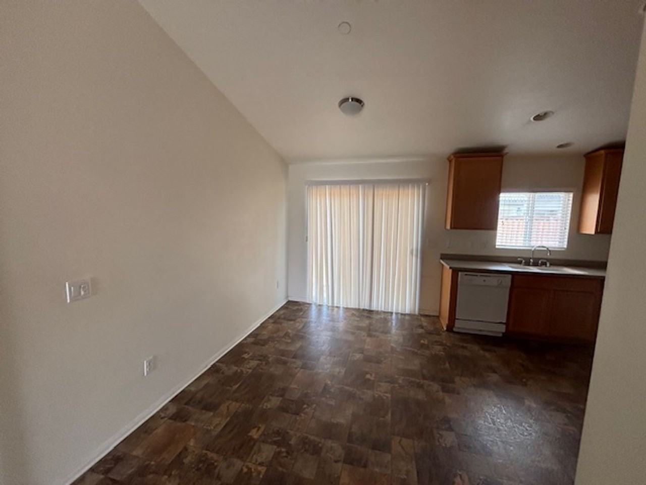 1073 Spud Moreno St - Photo 5 of 12