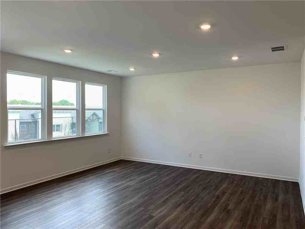 162 Mission Blvd - Photo 3 of 22