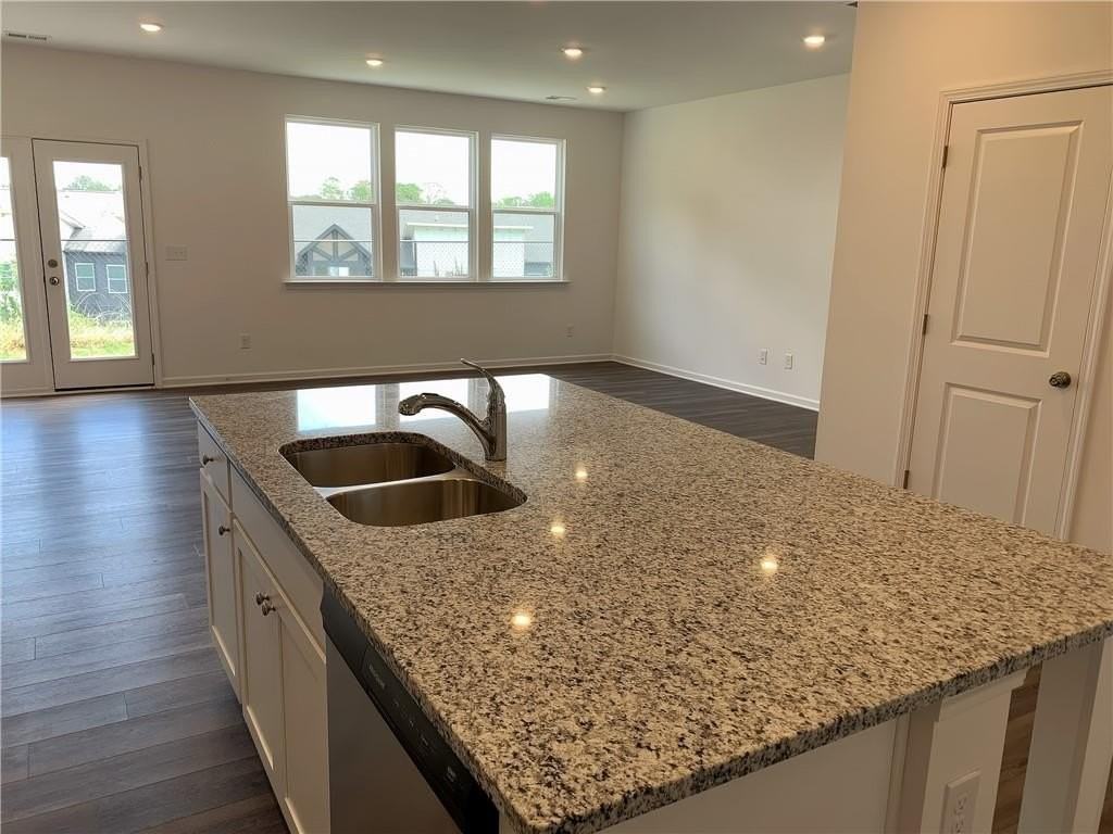 162 Mission Blvd - Photo 7 of 22