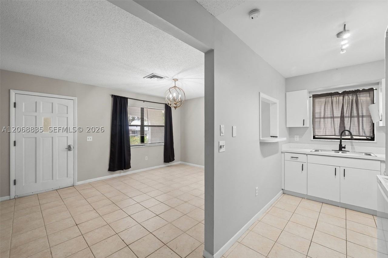 3317 Ne Jeannette Dr - Photo 6 of 14