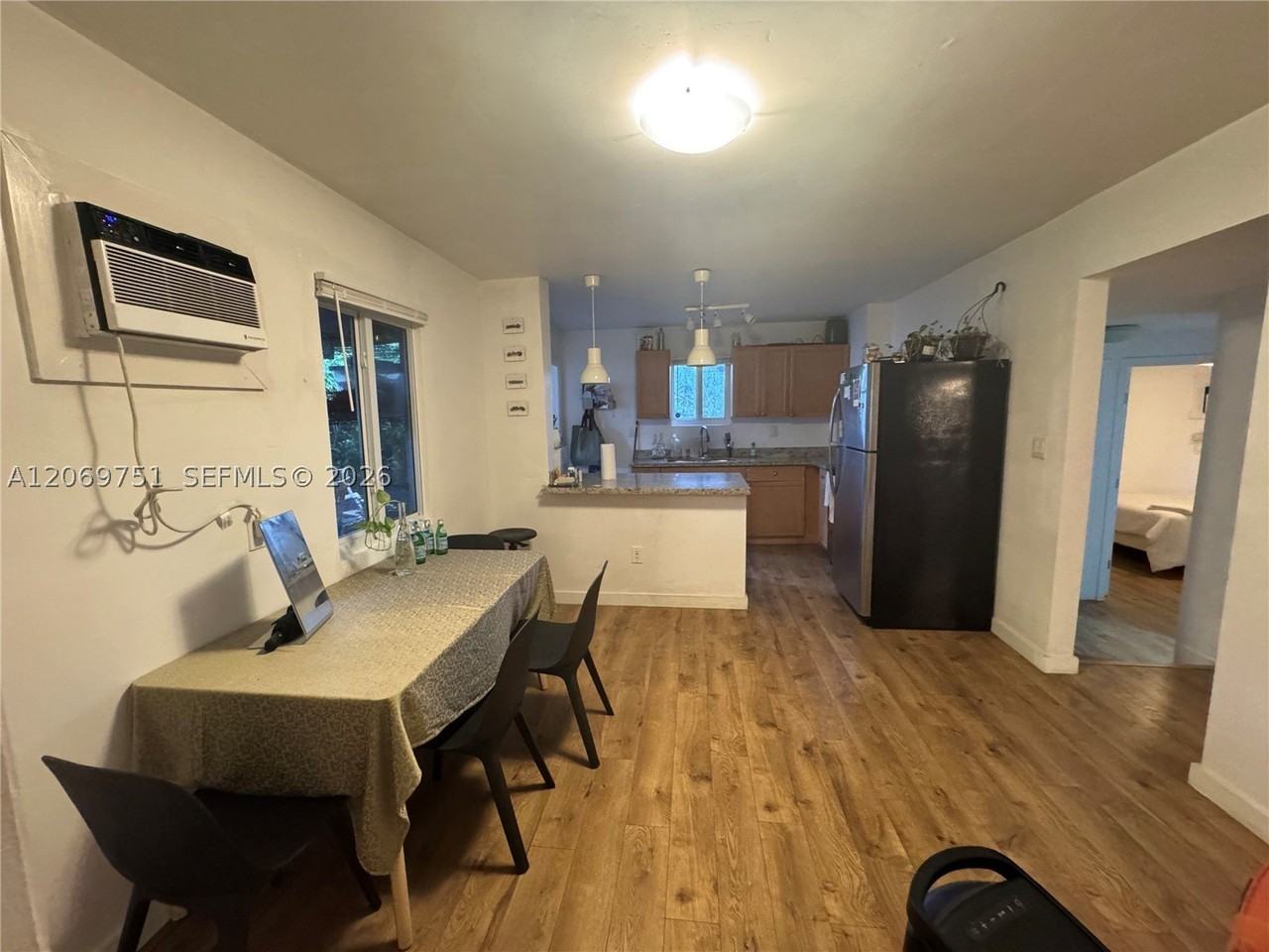 329 Nw 44th St #1 - Photo 6 of 19