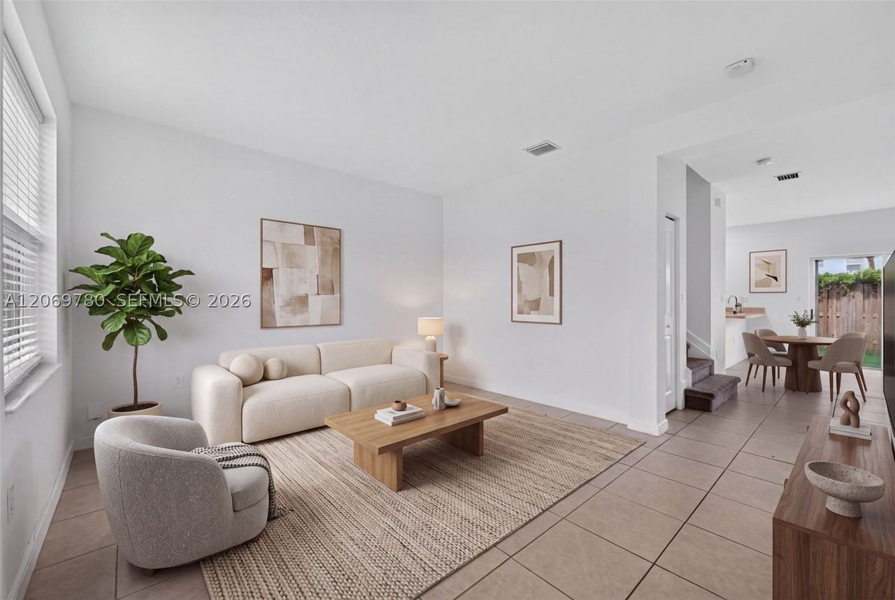 1586 Se 27th Ter #1586 - Photo 4 of 34