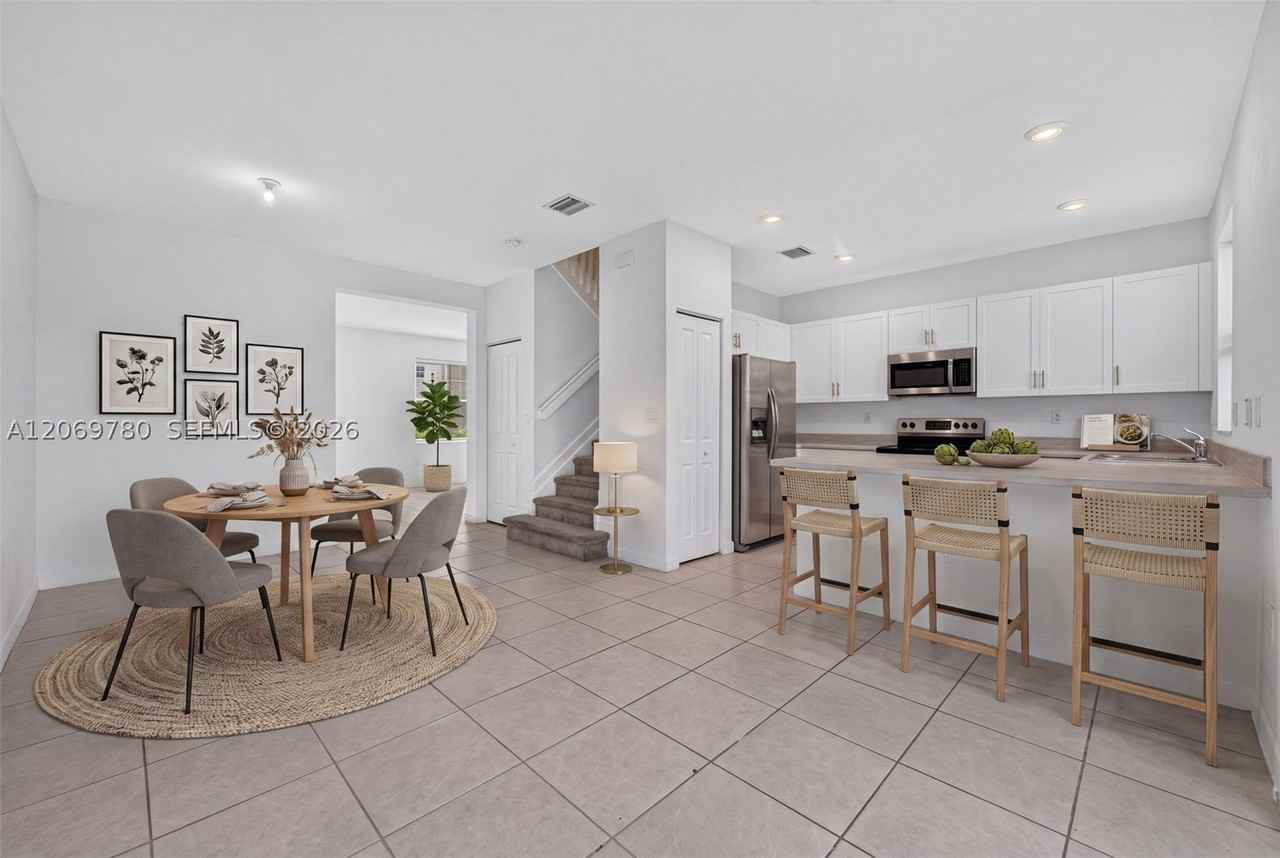 1586 Se 27th Ter #1586 - Photo 6 of 34