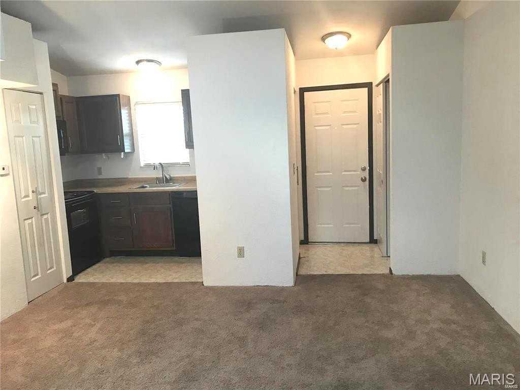121 Ashley Dr - Photo 3 of 14