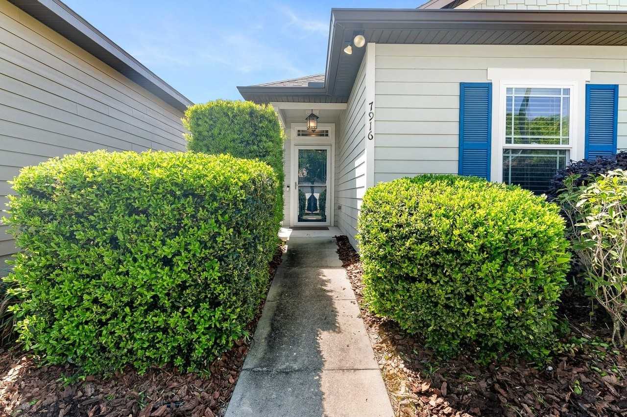 7916 Sw 80th Dr - Photo 4 of 37