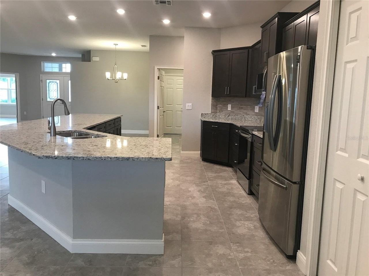 1437 Cypress View Ln - Photo 5 of 31