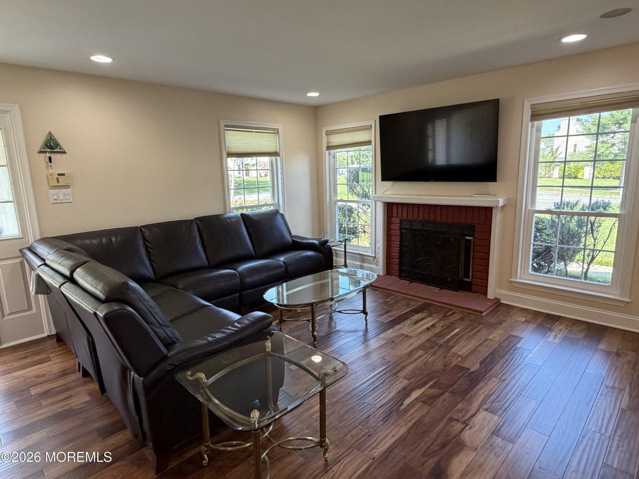 337 Devon Pl - Photo 3 of 16
