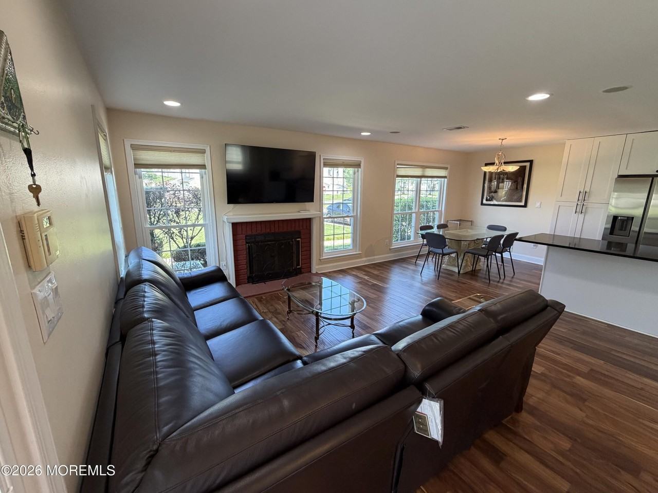 337 Devon Pl - Photo 4 of 16