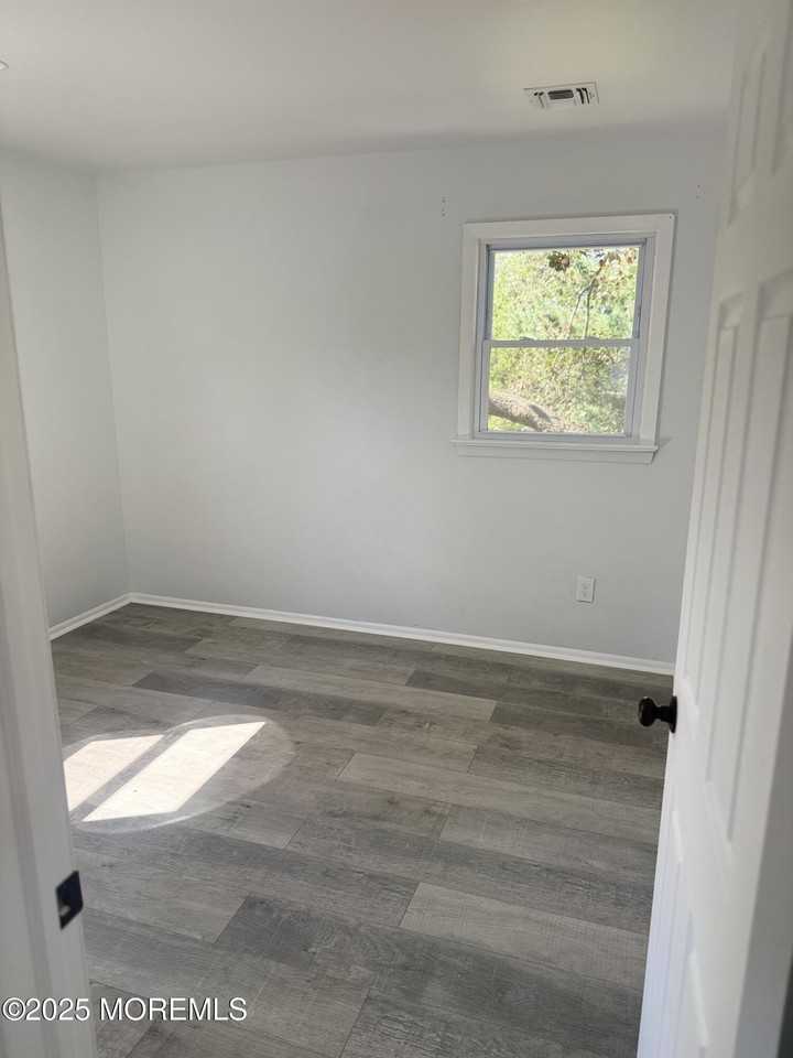 55 Chapin Ave #2ndFL - Photo 7 of 13