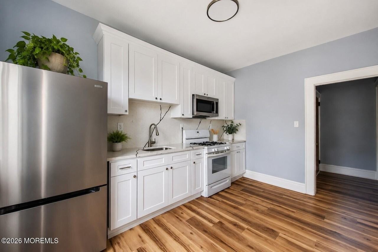 782 Mount Prospect Ave - Photo 3 of 11
