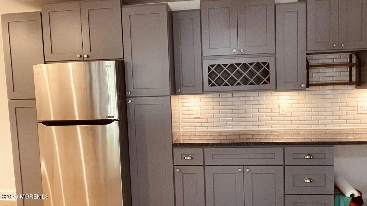 19 Driftwood Dr #212 - Photo 5 of 13
