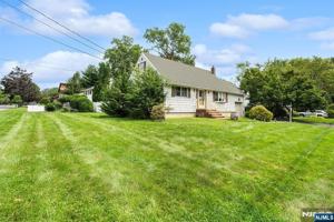 featured image of 802 Martin Ave