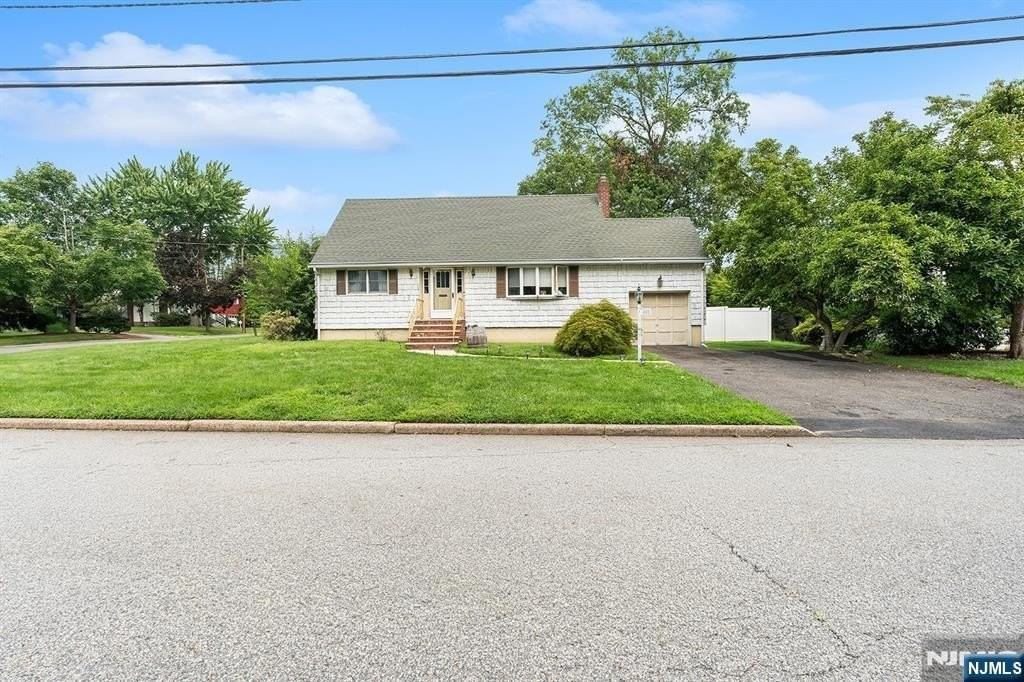 802 Martin Ave - Photo 2 of 29