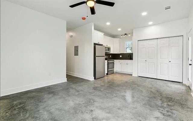 308 Riess Pl - Photo 3 of 13