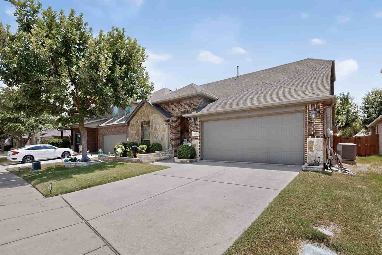 10529 Jackson Hole Ln - Photo 4 of 40