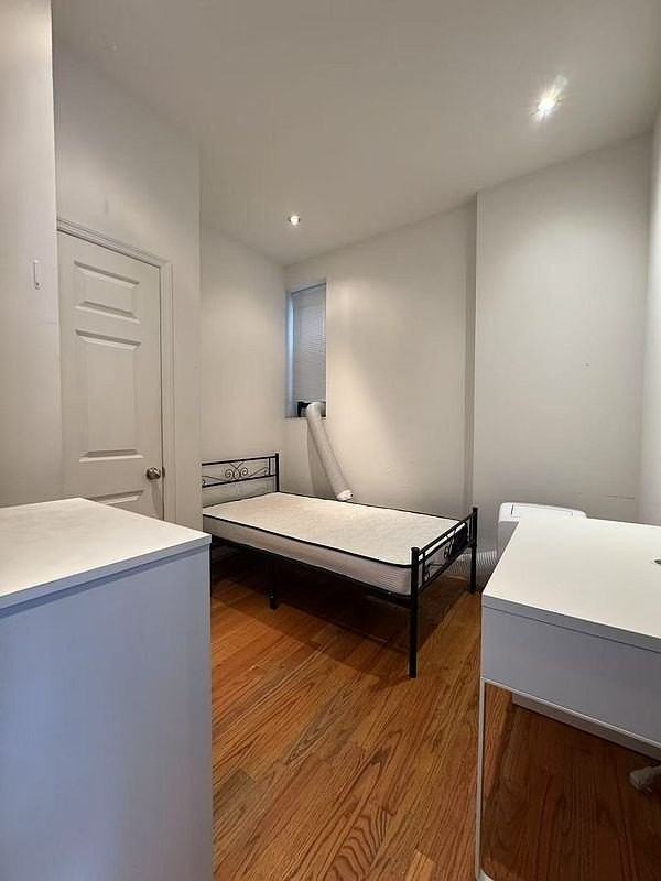 627 W 113th St #5R - Photo 2 of 7