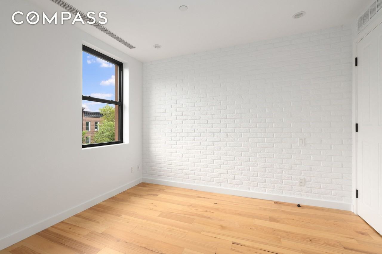 577 Madison St #4A - Photo 2 of 5