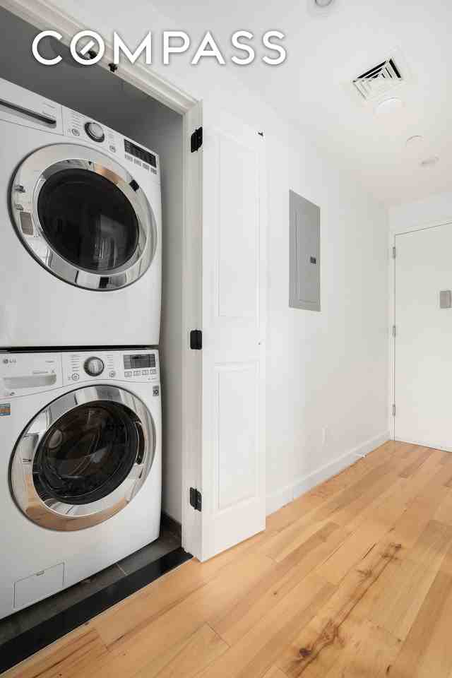 577 Madison St #4A - Photo 4 of 5