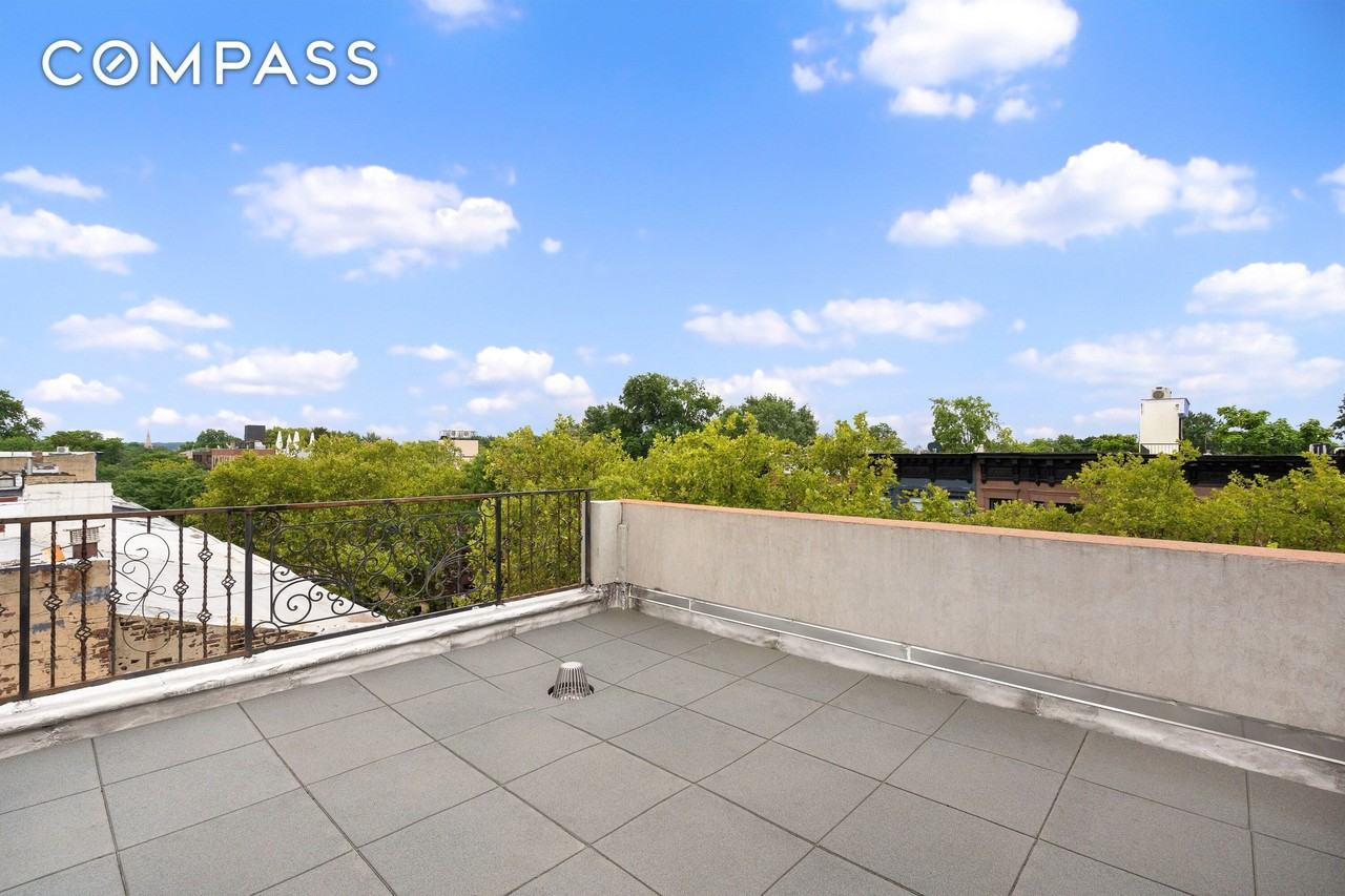 577 Madison St #4A - Photo 5 of 5
